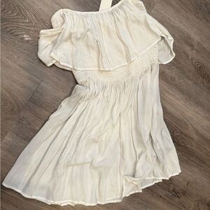 re:named Off-Shoulder White Dress